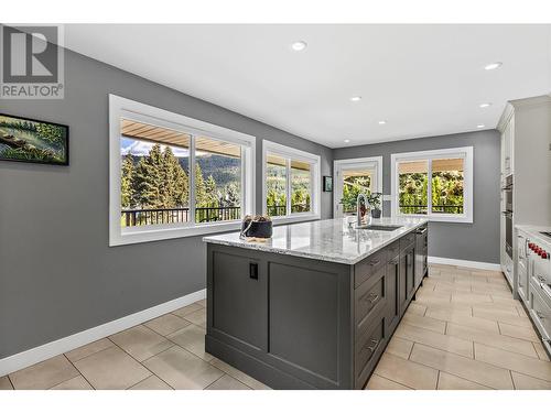 2825 Parkland Place, Blind Bay, BC - Indoor