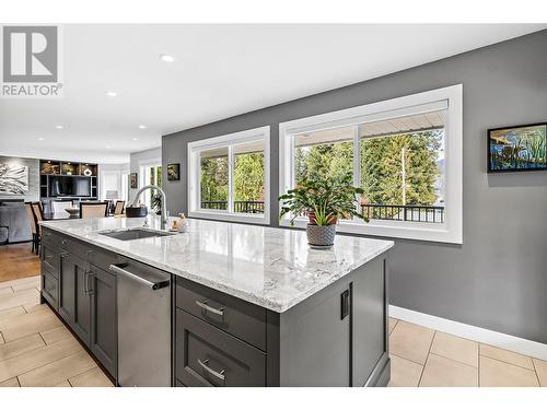 2825 Parkland Place, Blind Bay, BC - Indoor Photo Showing Kitchen