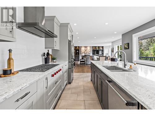 2825 Parkland Place, Blind Bay, BC - Indoor Photo Showing Kitchen With Double Sink With Upgraded Kitchen