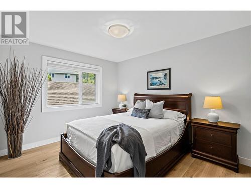 2825 Parkland Place, Blind Bay, BC - Indoor Photo Showing Bedroom