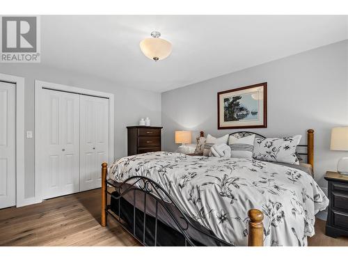 2825 Parkland Place, Blind Bay, BC - Indoor Photo Showing Bedroom