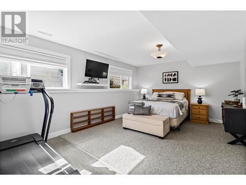 2825 Parkland Place, Blind Bay, BC - Indoor Photo Showing Bedroom