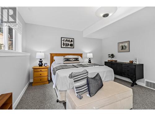 2825 Parkland Place, Blind Bay, BC - Indoor Photo Showing Bedroom