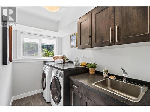 2825 Parkland Place, Blind Bay, BC - Indoor Photo Showing Laundry Room