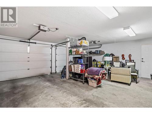 2825 Parkland Place, Blind Bay, BC - Indoor Photo Showing Garage