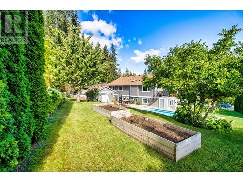 2825 Parkland Place, Blind Bay, BC - Outdoor With Backyard