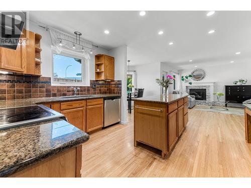 1137 Windermere Court, Kelowna, BC - Indoor Photo Showing Kitchen