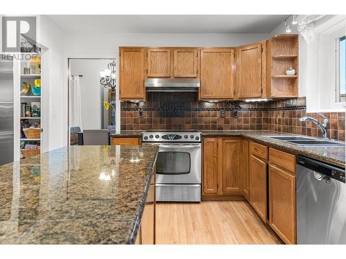 1137 Windermere Court, Kelowna, BC - Indoor Photo Showing Kitchen With Double Sink