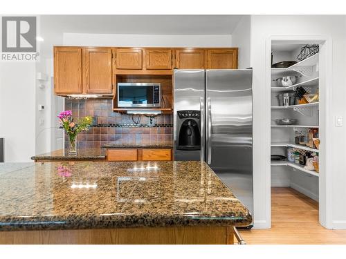 1137 Windermere Court, Kelowna, BC - Indoor Photo Showing Kitchen