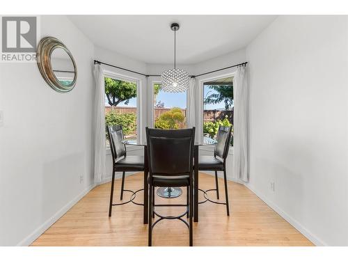 1137 Windermere Court, Kelowna, BC - Indoor Photo Showing Dining Room