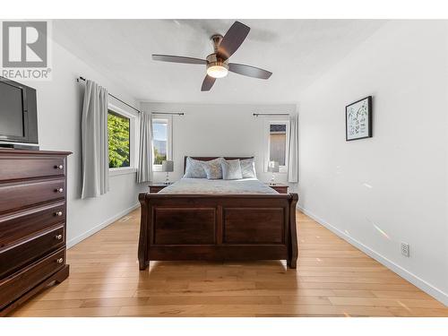 1137 Windermere Court, Kelowna, BC - Indoor Photo Showing Bedroom