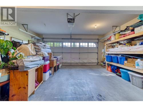 1137 Windermere Court, Kelowna, BC - Indoor Photo Showing Garage