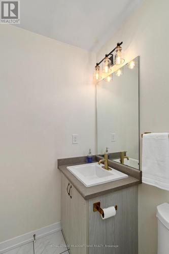 2662 Castlegate Crossing, Pickering, ON - Indoor Photo Showing Bathroom