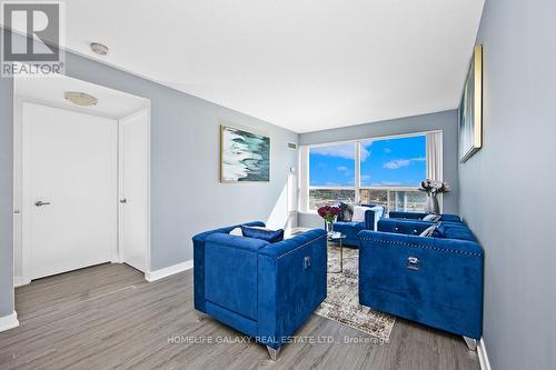 2708 - 36 Lee Centre Drive, Toronto, ON - Indoor Photo Showing Living Room