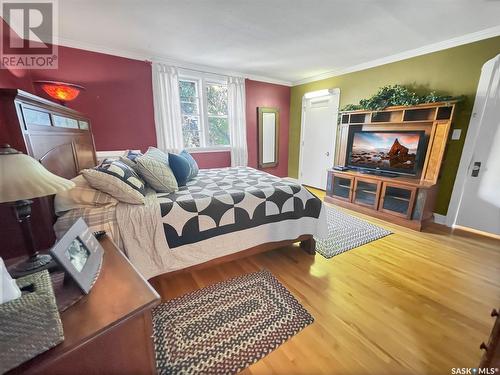 460 4Th Avenue Ne, Swift Current, SK - Indoor Photo Showing Bedroom