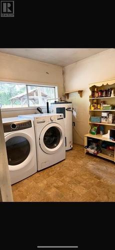 4171 Ashe Crescent, Scotch Creek, BC - Indoor Photo Showing Laundry Room