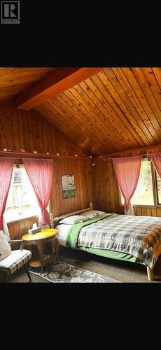 4171 Ashe Crescent, Scotch Creek, BC - Indoor Photo Showing Bedroom