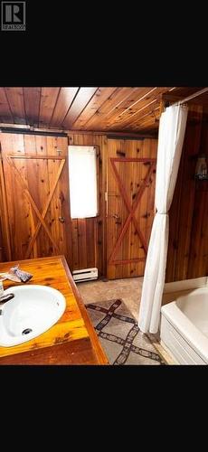 4171 Ashe Crescent, Scotch Creek, BC - Indoor Photo Showing Bathroom