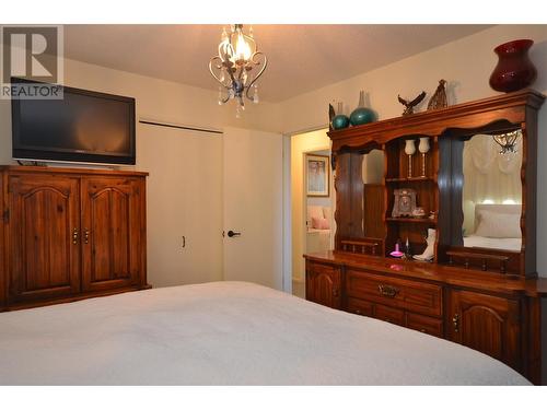 1602 43 Street, Vernon, BC - Indoor Photo Showing Bedroom