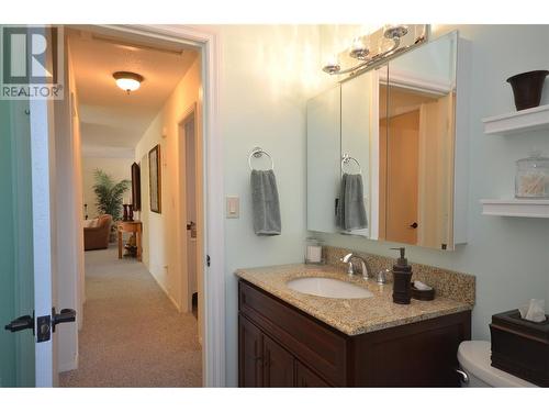 1602 43 Street, Vernon, BC - Indoor Photo Showing Bathroom