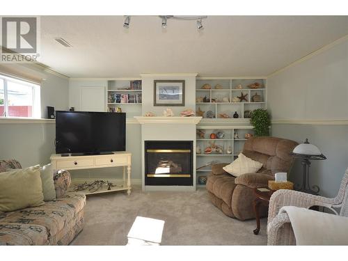 1602 43 Street, Vernon, BC - Indoor Photo Showing Living Room With Fireplace