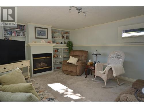 1602 43 Street, Vernon, BC - Indoor Photo Showing Living Room With Fireplace