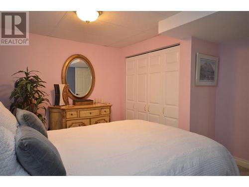 1602 43 Street, Vernon, BC - Indoor Photo Showing Bedroom