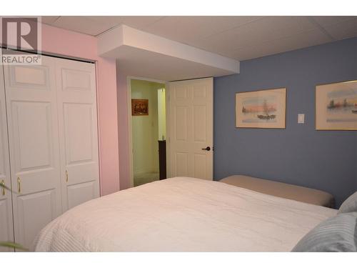 1602 43 Street, Vernon, BC - Indoor Photo Showing Bedroom