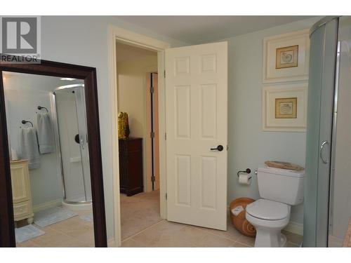 1602 43 Street, Vernon, BC - Indoor Photo Showing Bathroom