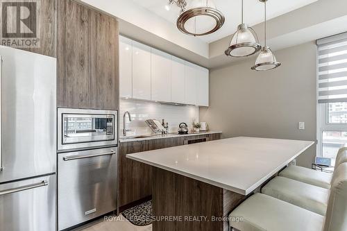 303 - 8 Ann Street, Mississauga, ON - Indoor Photo Showing Kitchen