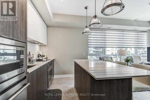 303 - 8 Ann Street, Mississauga, ON - Indoor Photo Showing Kitchen