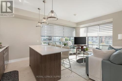 303 - 8 Ann Street, Mississauga, ON - Indoor Photo Showing Living Room