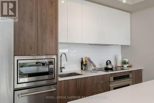 303 - 8 Ann Street, Mississauga, ON - Indoor Photo Showing Kitchen With Upgraded Kitchen