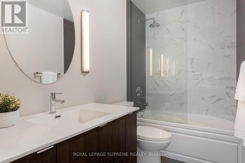 303 - 8 Ann Street, Mississauga, ON - Indoor Photo Showing Bathroom