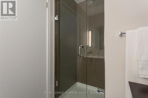 303 - 8 Ann Street, Mississauga, ON - Indoor Photo Showing Bathroom