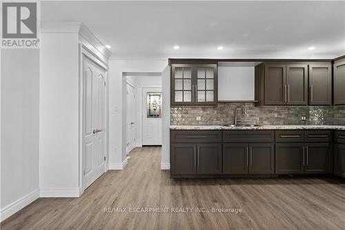 394 Cope Street, Hamilton, ON - Indoor Photo Showing Kitchen