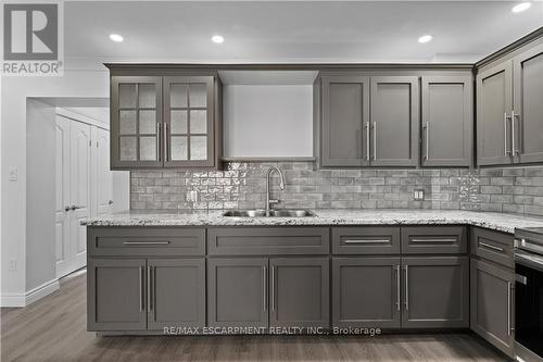 394 Cope Street, Hamilton, ON - Indoor Photo Showing Kitchen