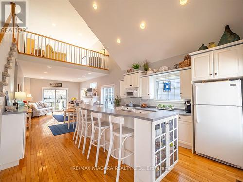 4 Mariner'S Lane, Fort Erie, ON - Indoor Photo Showing Kitchen