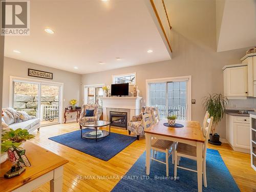 4 Mariner'S Lane, Fort Erie, ON - Indoor Photo Showing Living Room With Fireplace