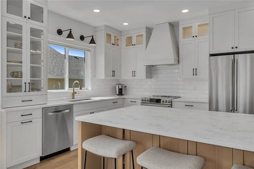 2562 Tuscany Drive, West Kelowna, BC - Indoor Photo Showing Kitchen With Upgraded Kitchen