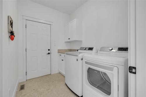 2562 Tuscany Drive, West Kelowna, BC - Indoor Photo Showing Laundry Room