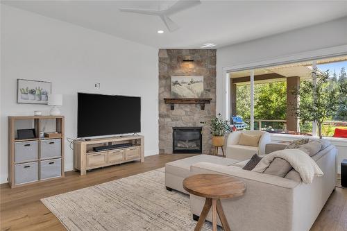 2562 Tuscany Drive, West Kelowna, BC - Indoor Photo Showing Living Room With Fireplace