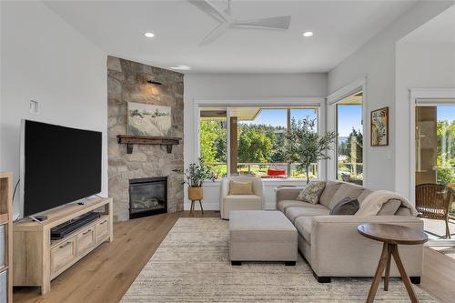 2562 Tuscany Drive, West Kelowna, BC - Indoor Photo Showing Living Room With Fireplace