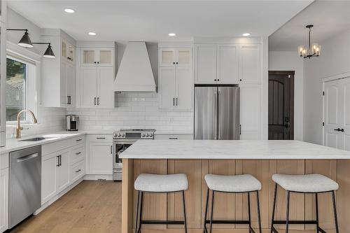 2562 Tuscany Drive, West Kelowna, BC - Indoor Photo Showing Kitchen With Upgraded Kitchen