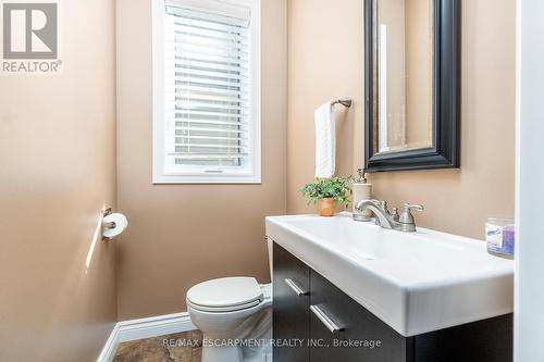 5 Battle Street, Thorold, ON - Indoor Photo Showing Bathroom