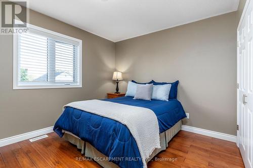 5 Battle Street, Thorold, ON - Indoor Photo Showing Bedroom