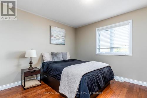 5 Battle Street, Thorold, ON - Indoor Photo Showing Bedroom