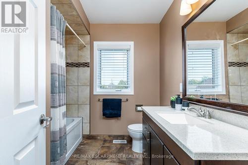 5 Battle Street, Thorold, ON - Indoor Photo Showing Bathroom