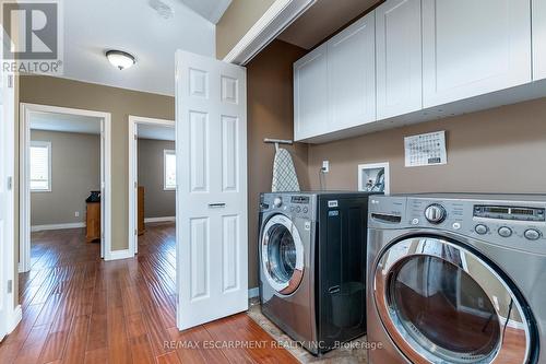 5 Battle Street, Thorold, ON - Indoor Photo Showing Laundry Room