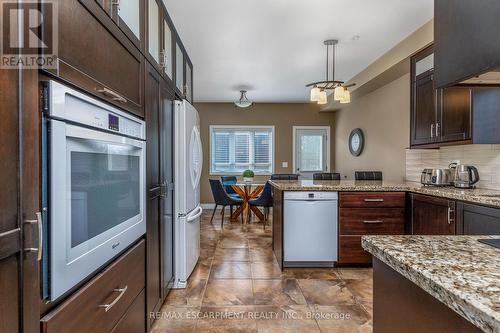 5 Battle Street, Thorold, ON - Indoor Photo Showing Kitchen